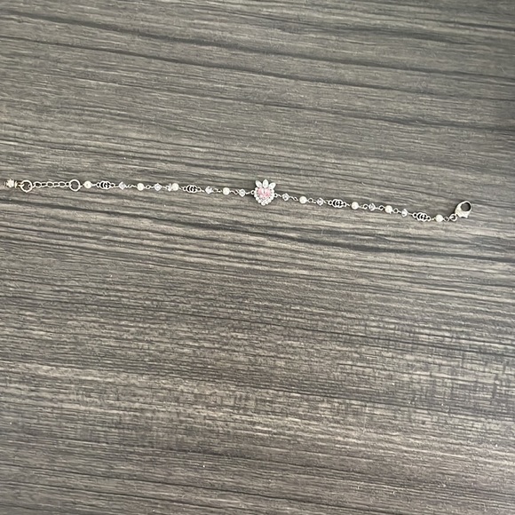 Authentic pearl heart Gucci bracelet. - Picture 2 of 3